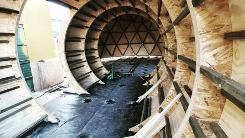 Estructura circular interior.