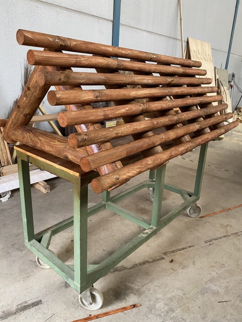 Techo de rollizo pintado para parque temático. Emiratos Árabes. GEOFEN