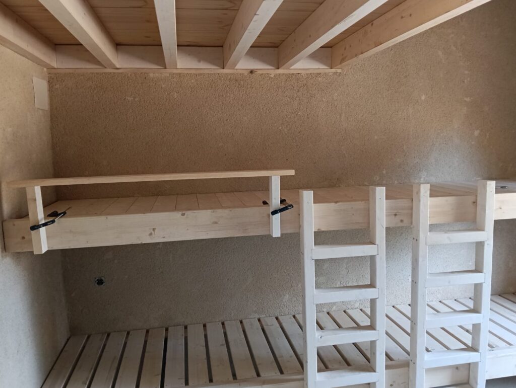 Altillo, escaleras. literas, fabricadas por GEOFEN SL Obejo. Córdoba