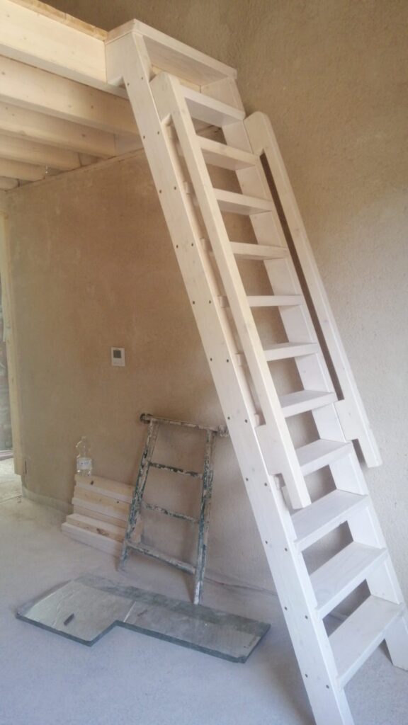 Altillo, escaleras. literas, fabricadas por GEOFEN SL Obejo. Córdoba